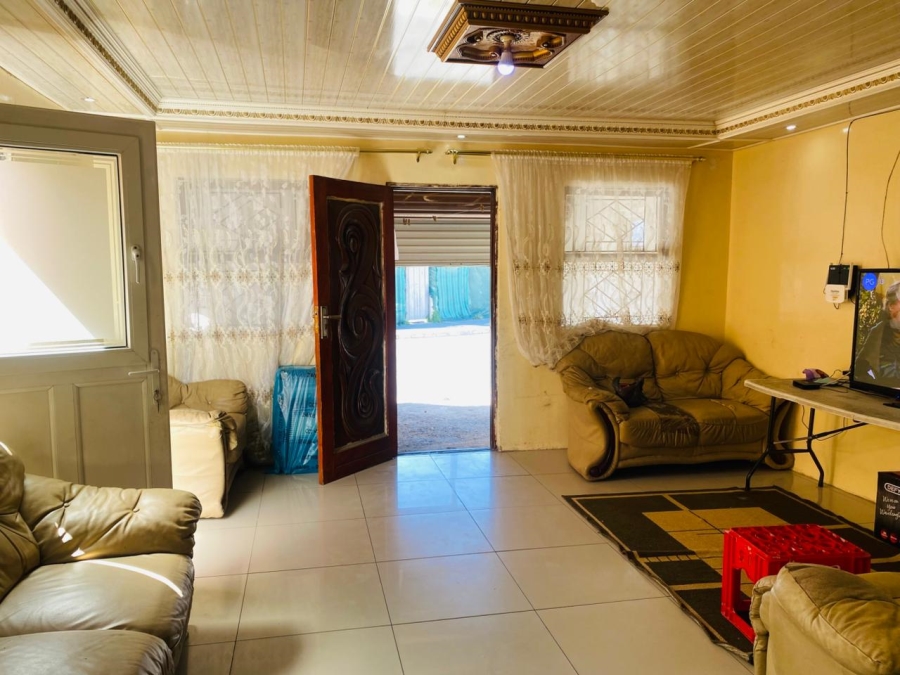 4 Bedroom Property for Sale in Crossroads Western Cape